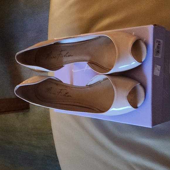 Women heels - Picture 1 of 6